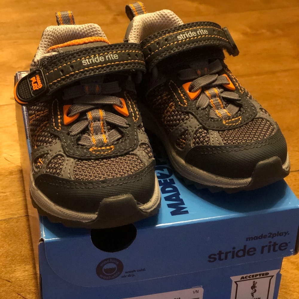 Stride Rite made 2 play Owen baby/toddler 5.5M